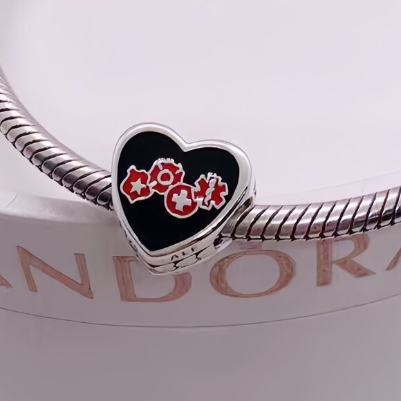 Pandora Las Vegas Strong First Responder Charm Police Fire EMT Nurse Doc - Picture 1 of 3